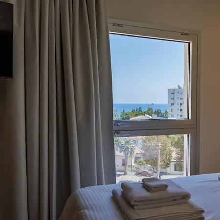 Апарт-отель The Palm - Adults Only Лимасол